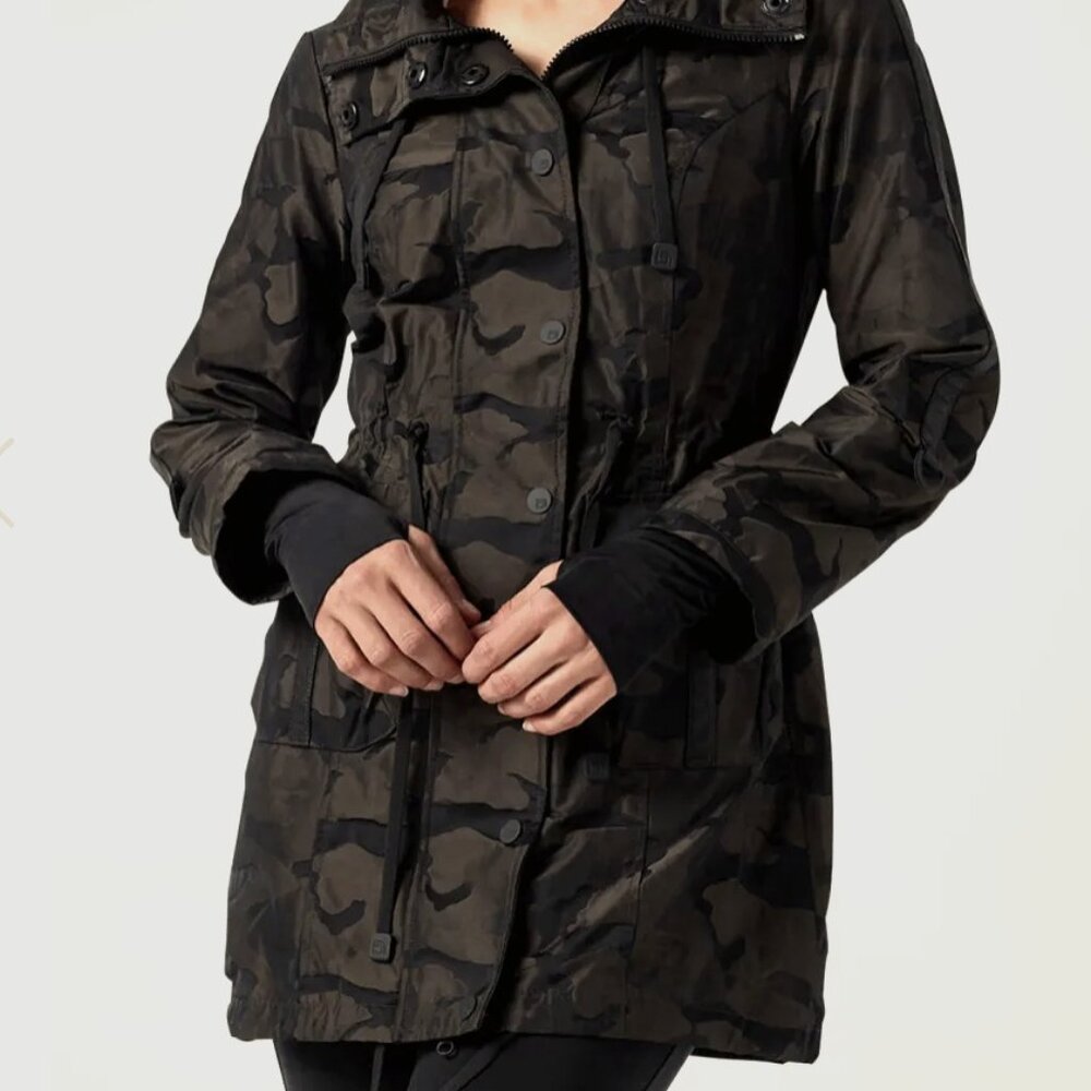 Blanc Noir Camo-Print Hooded Anorak Jacket